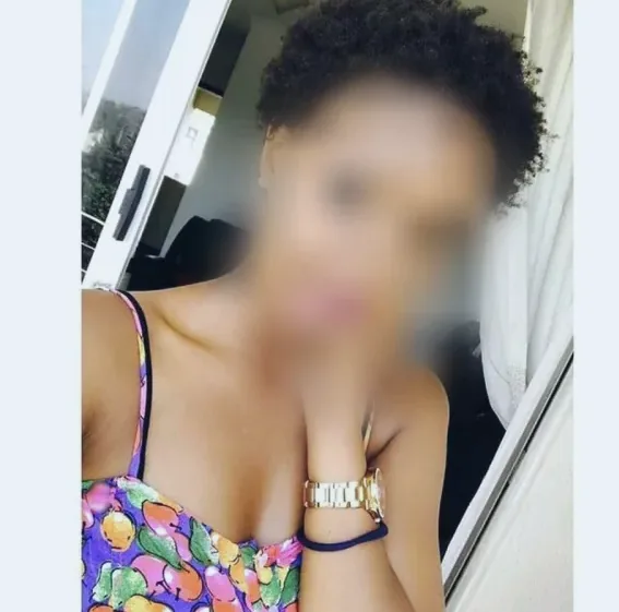 Andrea, 25