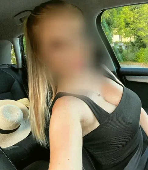 Dilara, 33