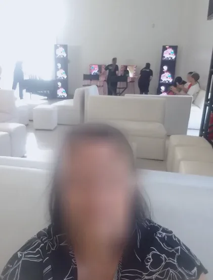 Ela, 36