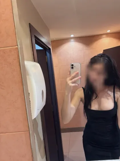 Jacqueline, 18