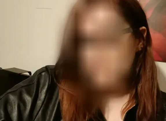 Larissa, 25