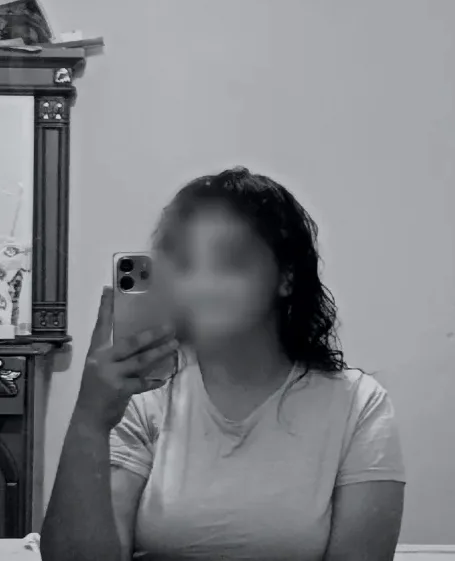 Larissa, 22