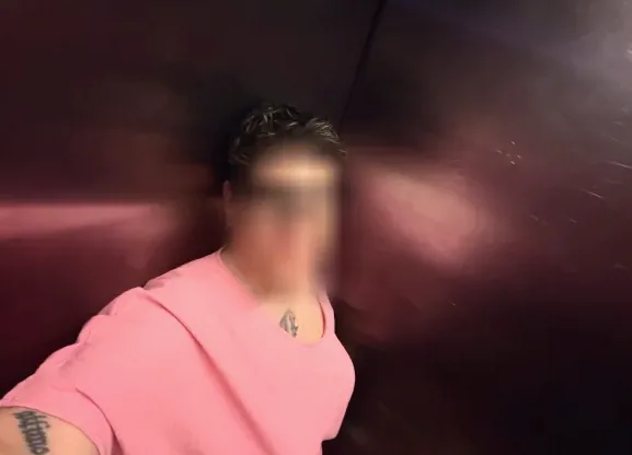 Larissa, 40