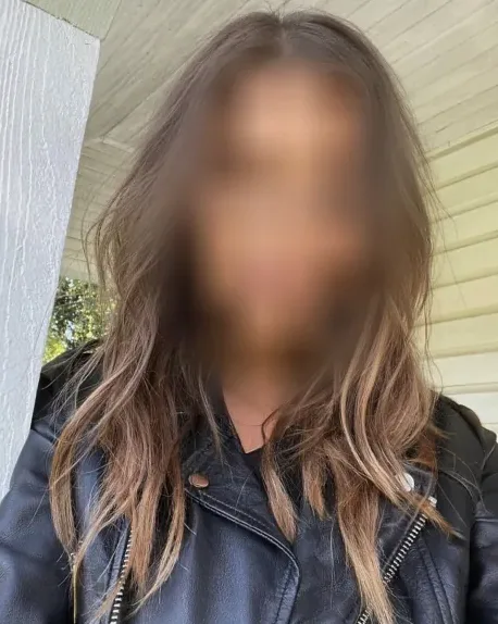 Leonie, 32