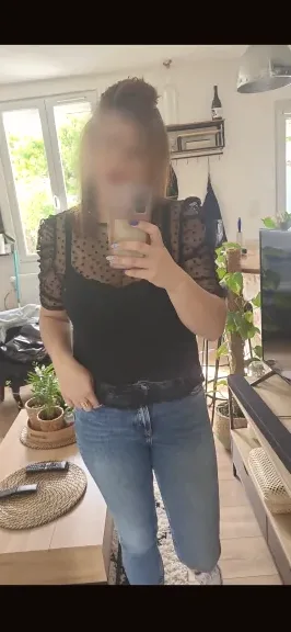 Lilly, 34