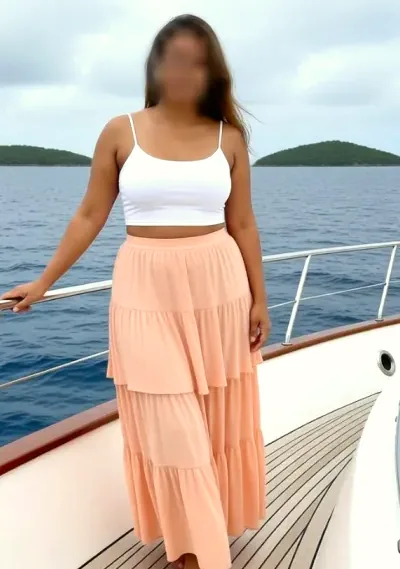 Marina, 32