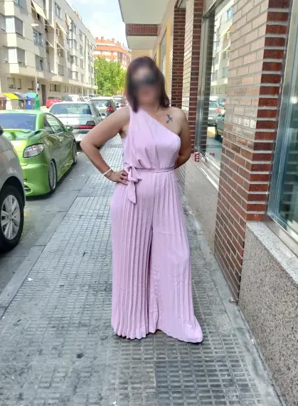 Melanie, 39