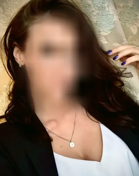 Neele, 33