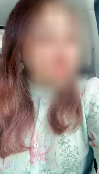 Sophia, 32