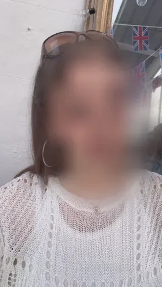 Svenja, 26