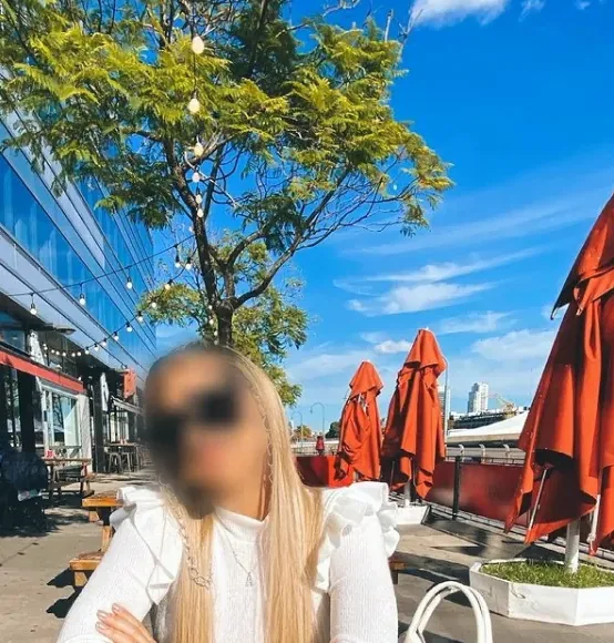 Viktoria, 29